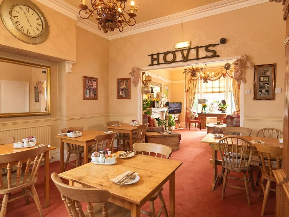 Howarth House Lytham St Annes 4*,